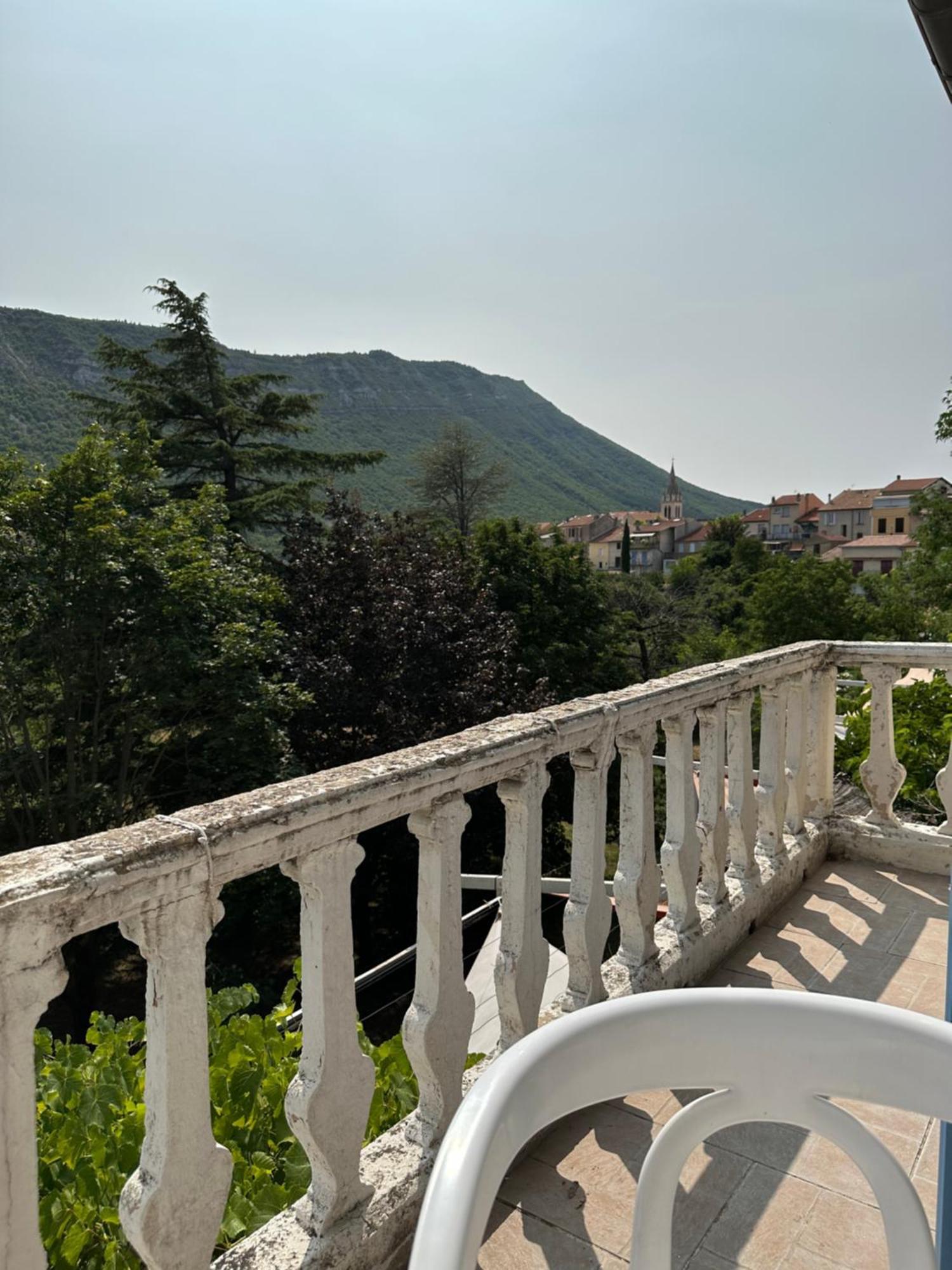 Hotel Les Terrasses Laragne-Monteglin Exteriér fotografie